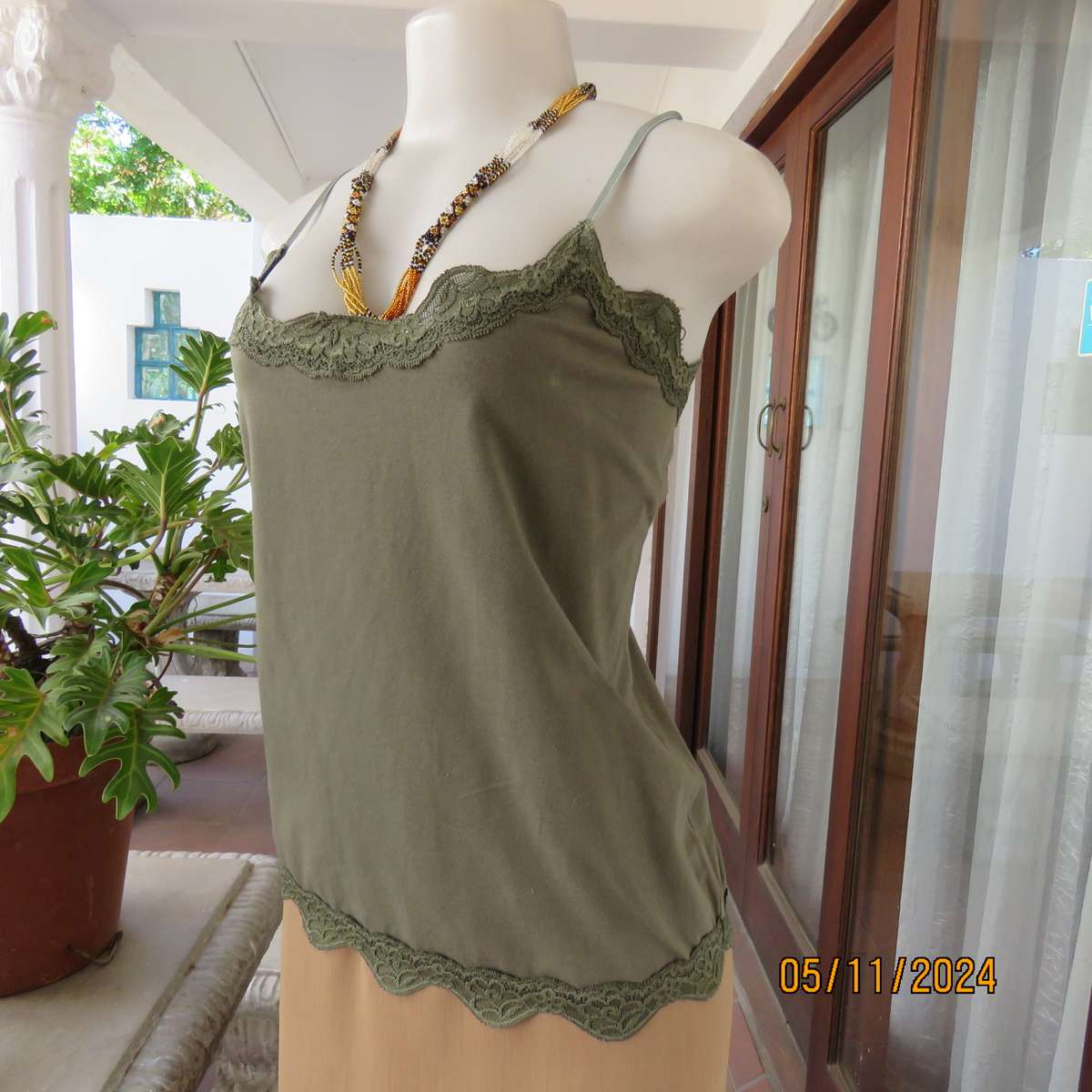 QUEENSPARK olive green cotton stretch strappy top. Lace decoration.Size 40. As new cond.