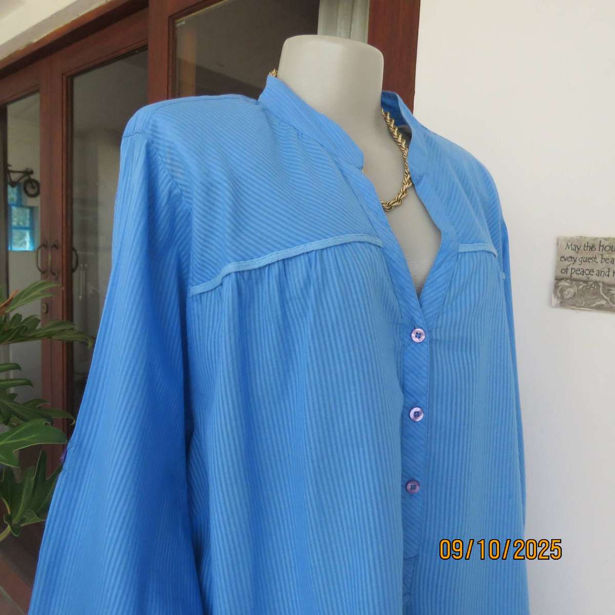 DONNA-CLAIRE cornflower blue slip over long sleeve top in size 50-52.