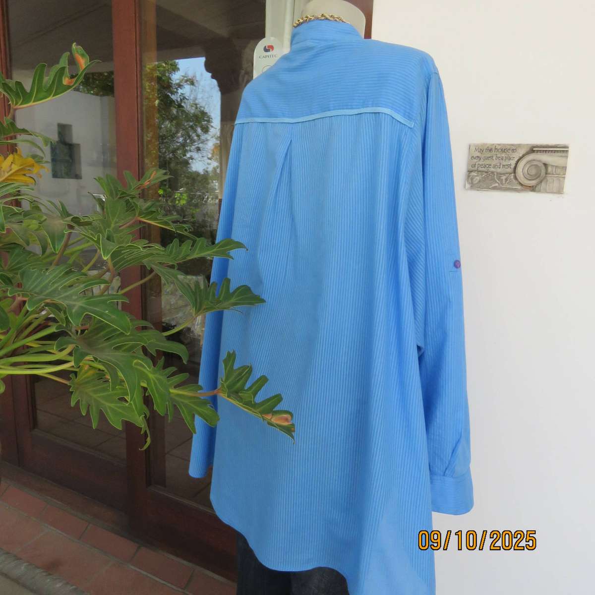 DONNA-CLAIRE cornflower blue slip over long sleeve top in size 50-52.