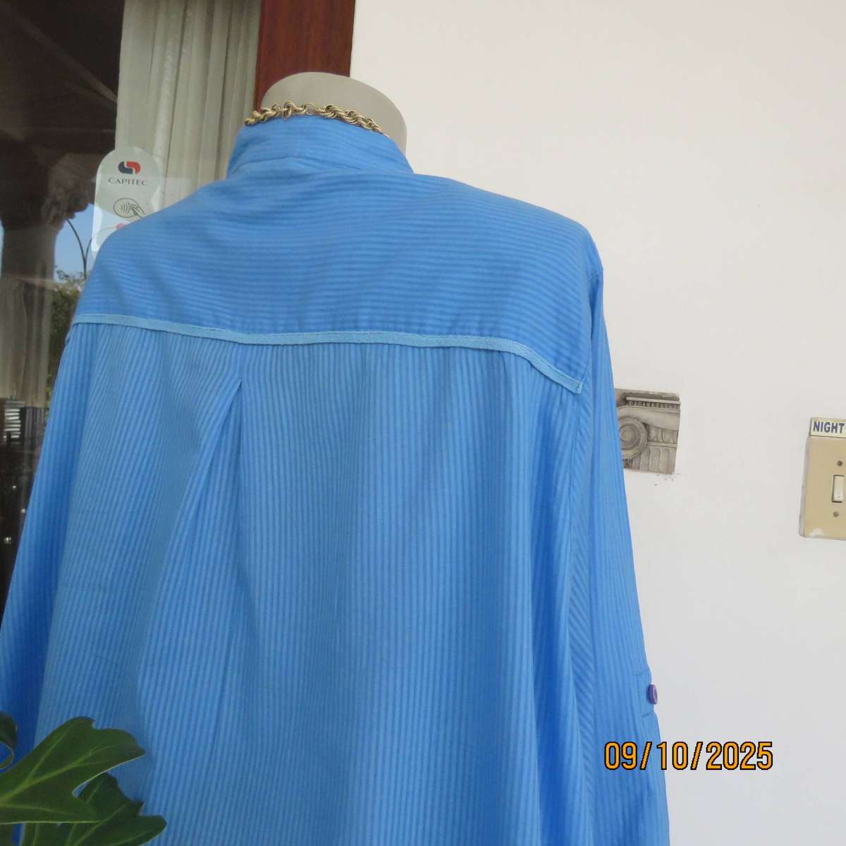 DONNA-CLAIRE cornflower blue slip over long sleeve top in size 50-52.