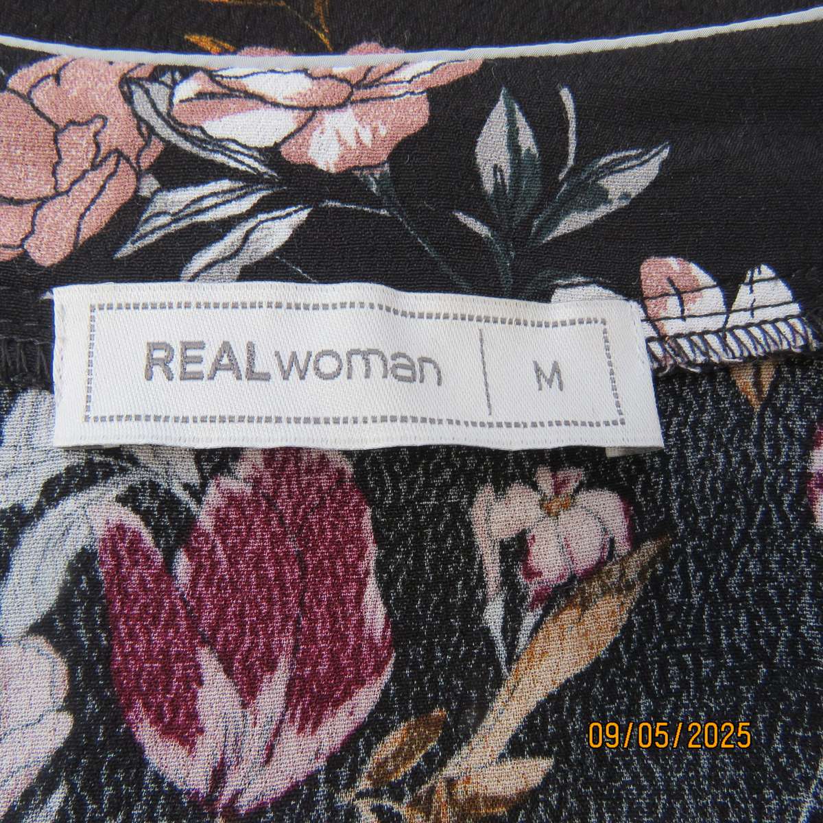 REAL WOMAN black viscose peplum style fold over maroon-pink floral top size 36.
