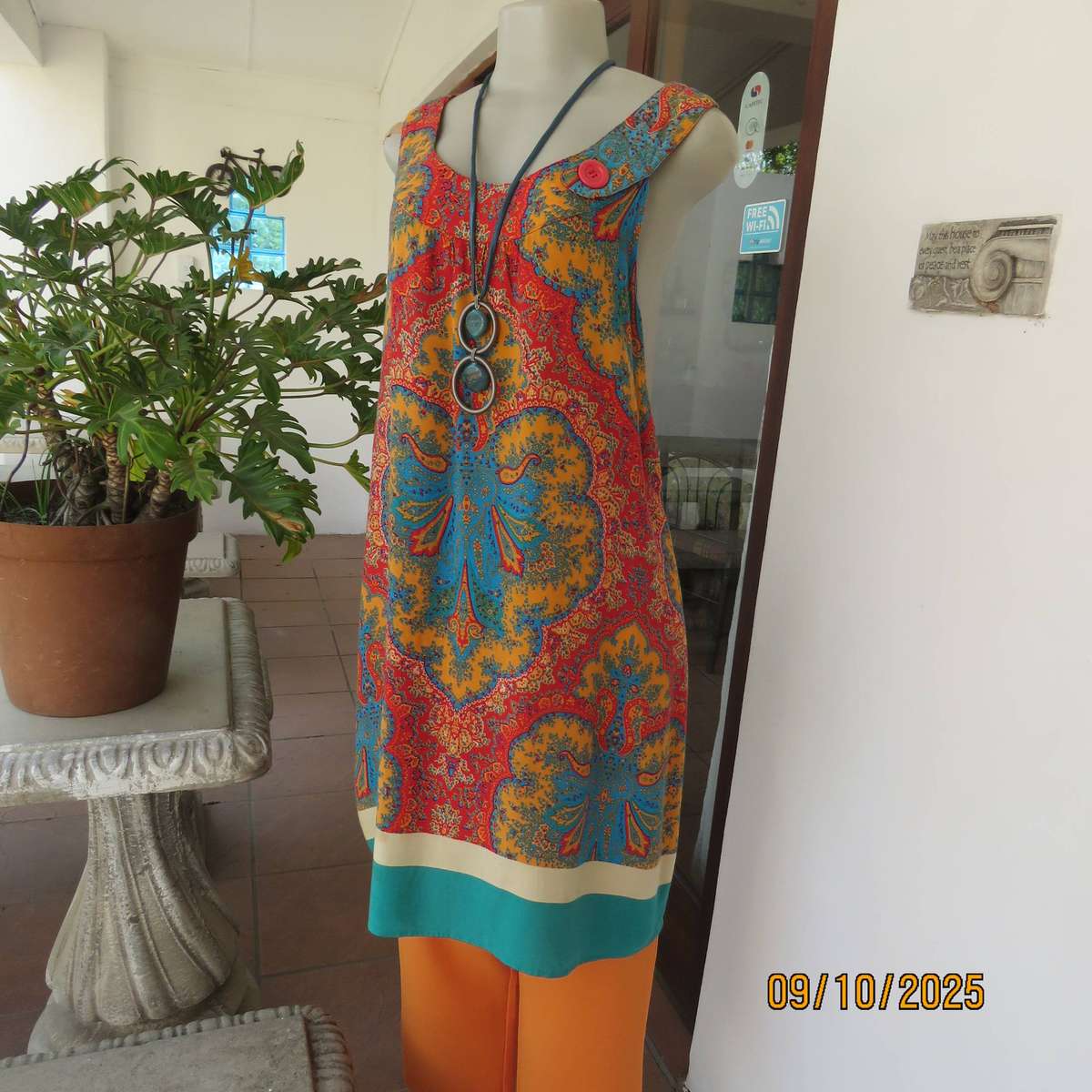 Baroque print jade-blue-crimson and orange long sleeveless top size 38-40