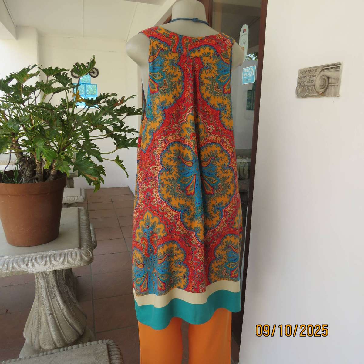 Baroque print jade-blue-crimson and orange long sleeveless top size 38-40