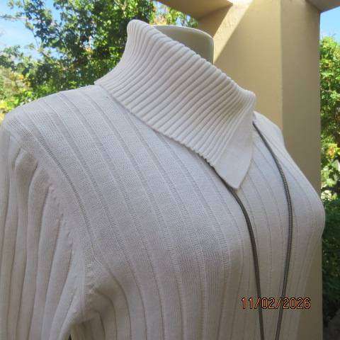 White ribbed long sleeve cotton-acrylic knit pullover cardigan. Wide high collar open sided. Size 38