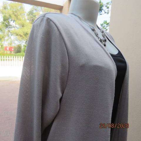 Waterfall style open hanging ecru long sleeve cardigan in polyester stretch knit size 42