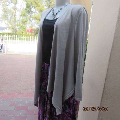 Waterfall style open hanging ecru long sleeve cardigan in polyester stretch knit size 42