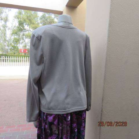 Waterfall style open hanging ecru long sleeve cardigan in polyester stretch knit size 42