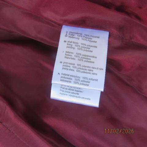 LAURA T maroon sleeveless puffed zip-up jacket with high neckline. front slit pockets. Size 36