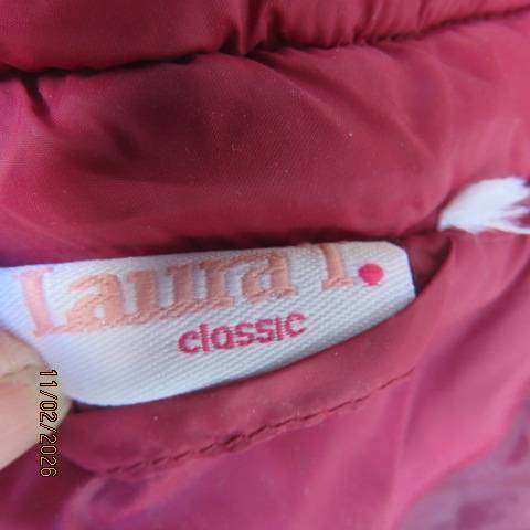 LAURA T maroon sleeveless puffed zip-up jacket with high neckline. front slit pockets. Size 36