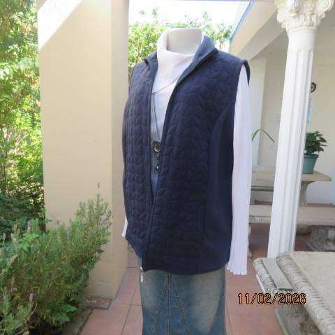 MILADYS navy warm waistcoat-sleeveless jacket in thick brushed polyester. Zip up front. Size 40-42