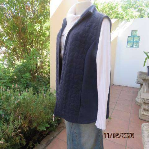 MILADYS navy warm waistcoat-sleeveless jacket in thick brushed polyester. Zip up front. Size 40-42