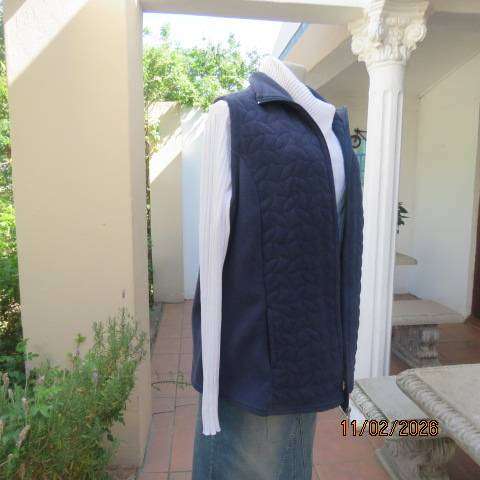 MILADYS navy warm waistcoat-sleeveless jacket in thick brushed polyester. Zip up front. Size 40-42