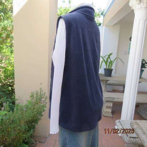 MILADYS navy warm waistcoat-sleeveless jacket in thick brushed polyester. Zip up front. Size 40-42