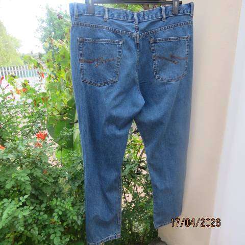 STONE Harbour men's straight leg blue denim jeans with pockets, size 38