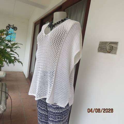 Cherokee light cream slip-over hooded top in crochet and knit work, size 46