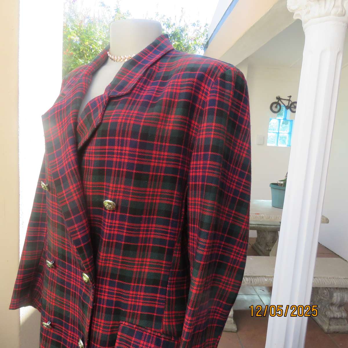 MERIEN HALL double breast tartan print long sleeve jacket size 40. Red-navy-green.
