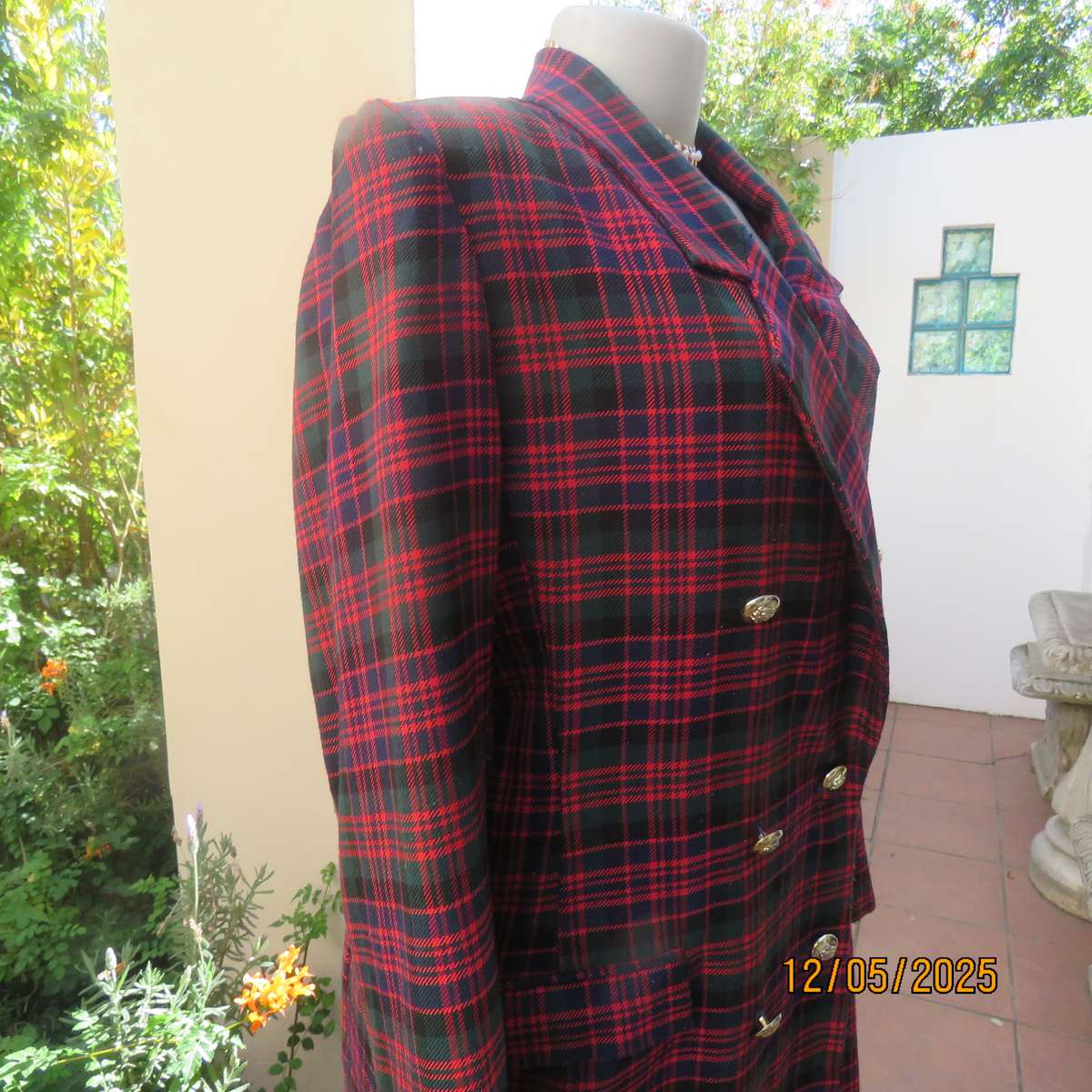 MERIEN HALL double breast tartan print long sleeve jacket size 40. Red-navy-green.