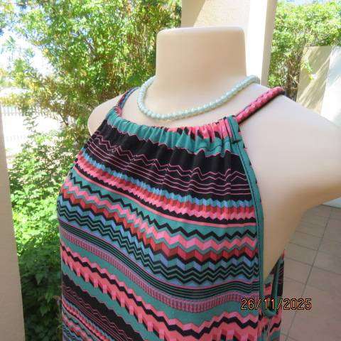 Maxi horizontal graphic striped dress in crimson-jade-black-blue. In polyester stretch. Size 36