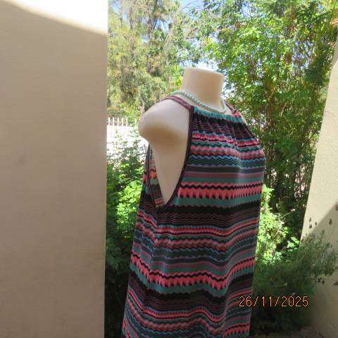 Maxi horizontal graphic striped dress in crimson-jade-black-blue. In polyester stretch. Size 36