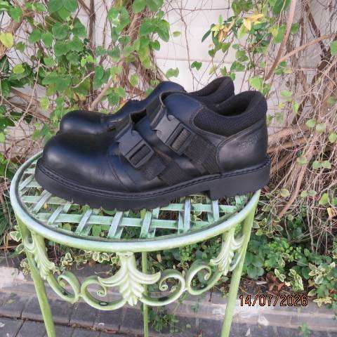 RENEGADE men's black shoes with easy closure and thick soles, size 10.5