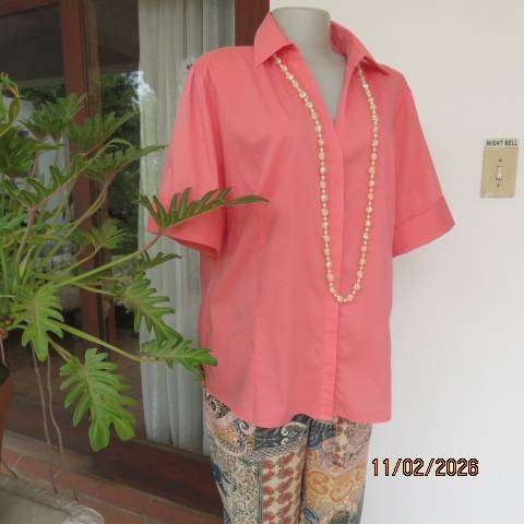 WOOLWORTHS crimson tailored top with hidden button down front. Short cuffed sleeves. Size 42