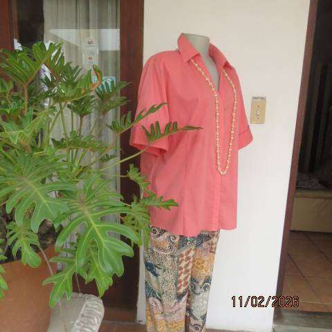 WOOLWORTHS crimson tailored top with hidden button down front. Short cuffed sleeves. Size 42
