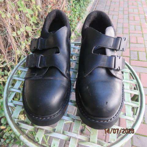 RENEGADE men's black shoes with easy closure and thick soles, size 10.5