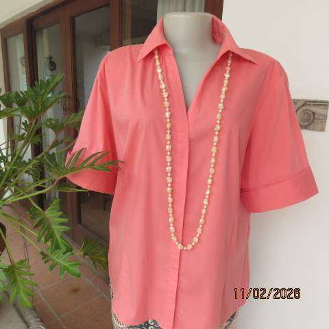 WOOLWORTHS crimson tailored top with hidden button down front. Short cuffed sleeves. Size 42