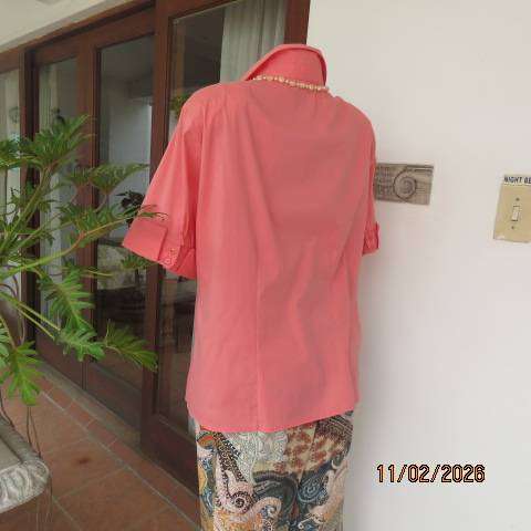 WOOLWORTHS crimson tailored top with hidden button down front. Short cuffed sleeves. Size 42