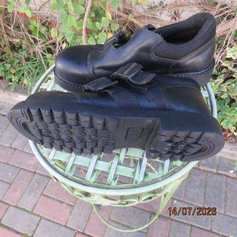 RENEGADE men's black shoes with easy closure and thick soles, size 10.5