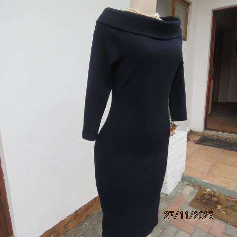 WOOLWICH navy bodycon textured stretch polyester dress with portrait collar. Size 34