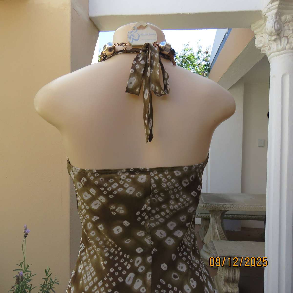 LTD Women long sleek fully lined dress in stretch and sheer polyester. Size 32