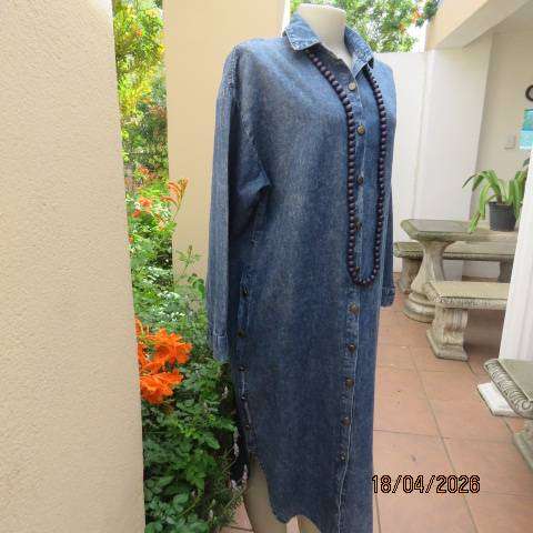New Feeling blue denim long sleeve coat style button down ankle length dress size 38