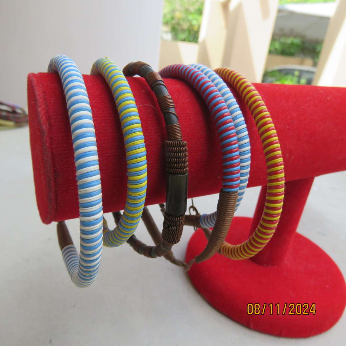 Selection of 6 ethnic bangles in different sizes and looks. Made from copper wire and plastic. New
