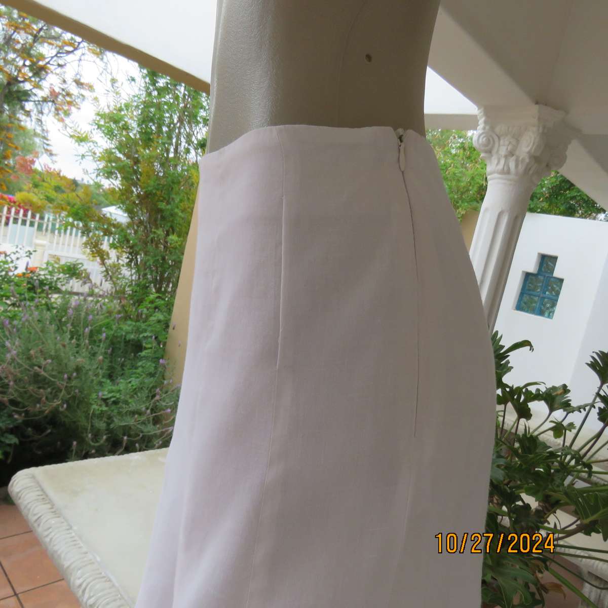 White linen-cotton blend kick-out 12 panel skirt size 36.