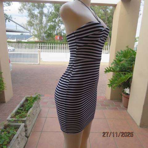 Black and white horizontal striped strapless bodycon dress in stretch polyester size 30