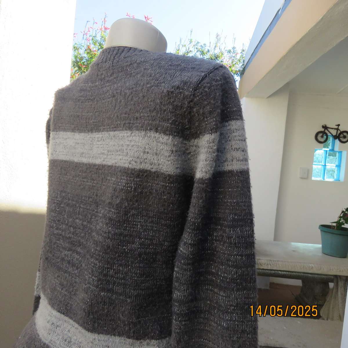 Horizontal patterned soft acrylic knit pull over jumper in greys. Size 36-38