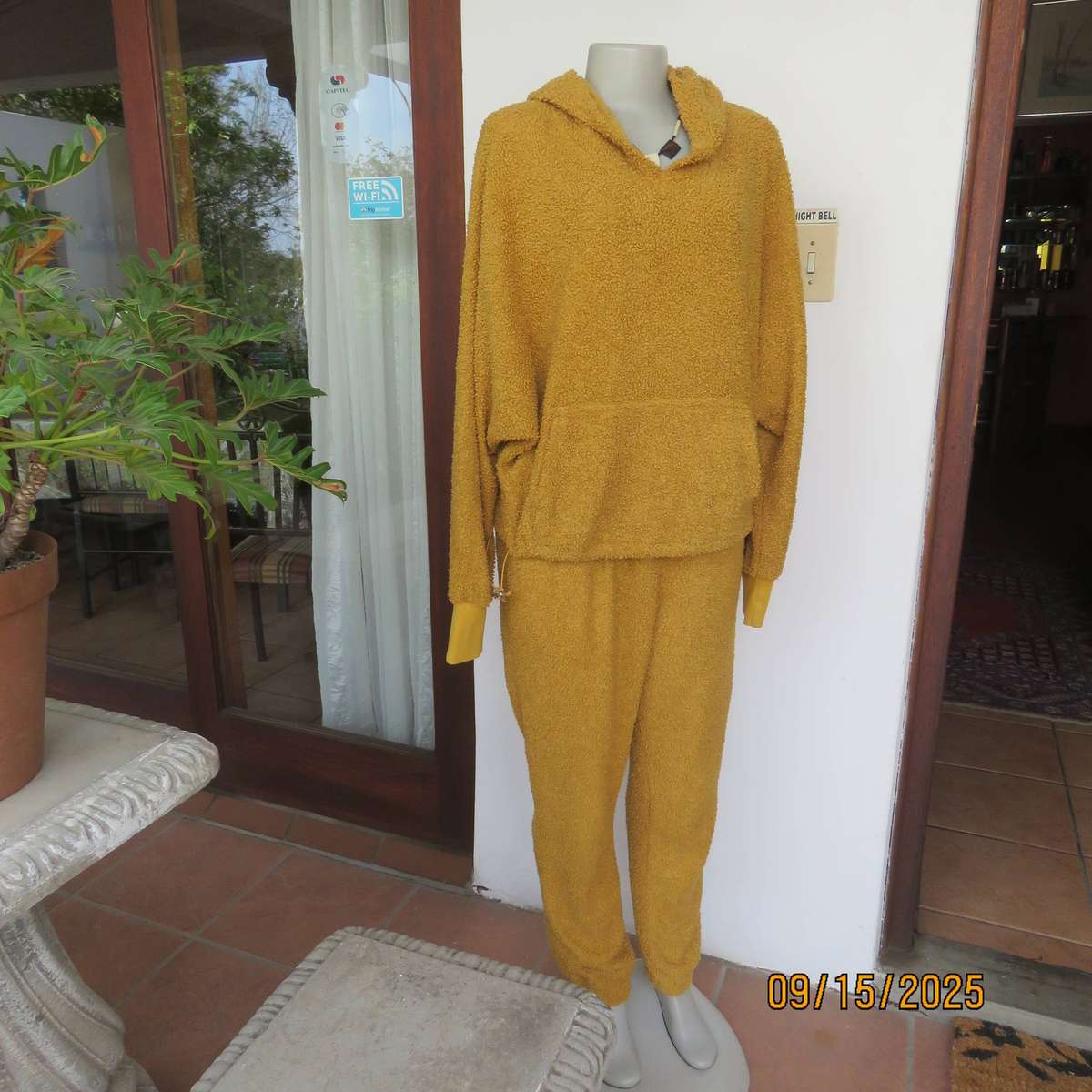 LE COUTURE mustard colour 2 pc pants and hooded batwing jacket. Size 38-40