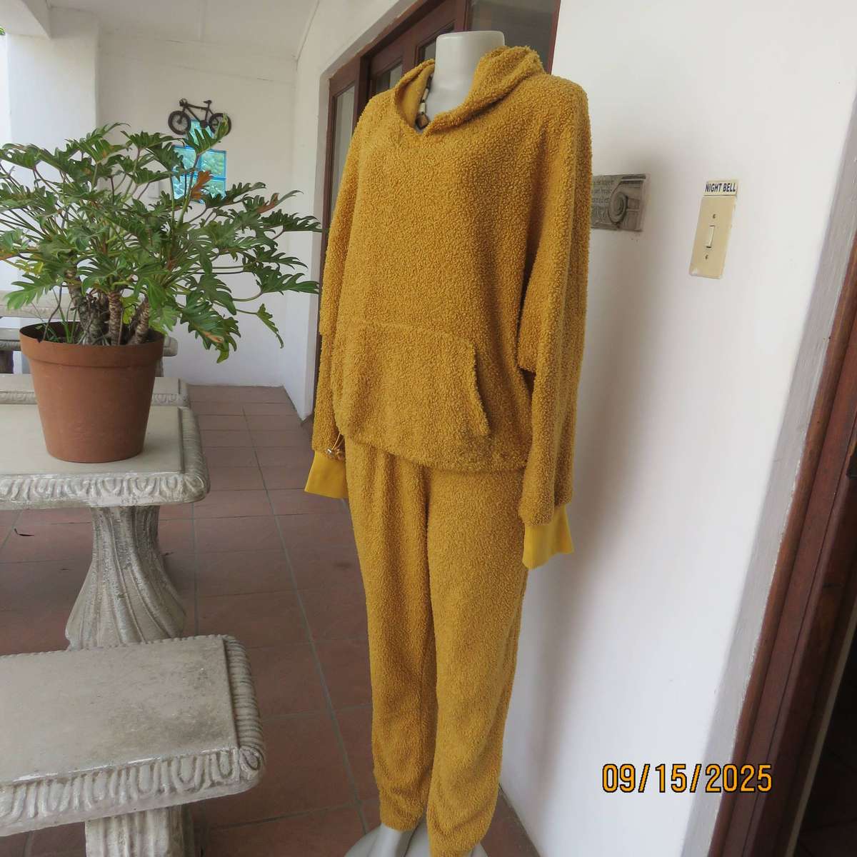 LE COUTURE mustard colour 2 pc pants and hooded batwing jacket. Size 38-40