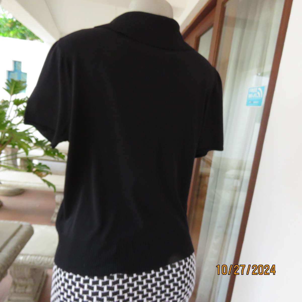 ANDRE BULLE imported black rayon-poliamida blend knitted golf style top. Size 38. As new