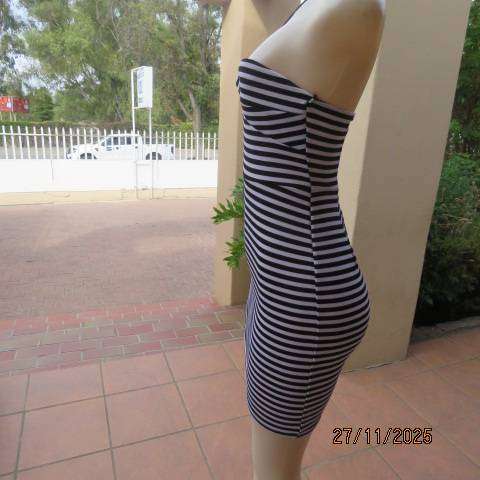 Black and white horizontal striped strapless bodycon dress in stretch polyester size 30