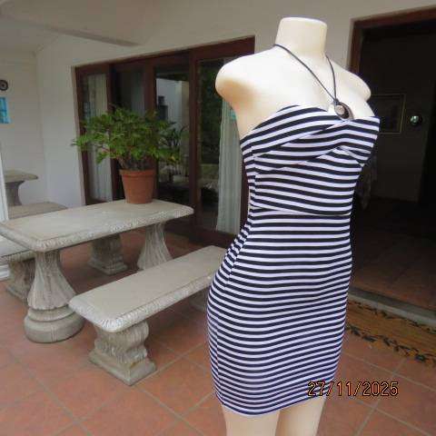 Black and white horizontal striped strapless bodycon dress in stretch polyester size 30