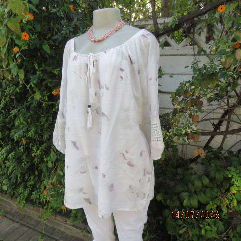 QUEENSPARK two-layer white viscose-nylon top with grey-pink floral print, size 42