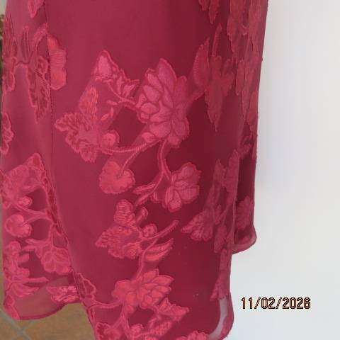 FOSHINI maroon knee length lined sheer polyester with embossed flowers bandless skirt. Size 34