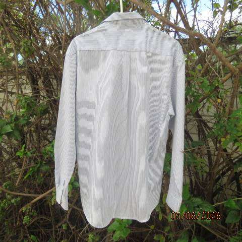 VANGARD men's pale blue polycotton shirt with thin stripes, size medium -108cm chest