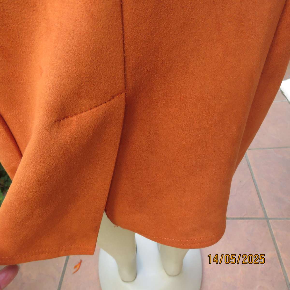 JUDY'S PRIDE burnt orange suede look stretch polyester paneled bodycon skirt. Size 36-38