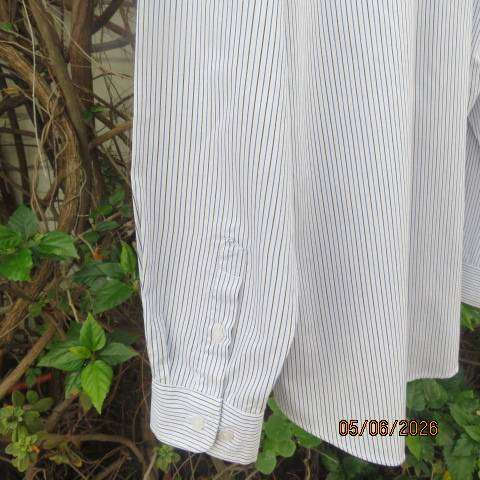 VANGARD men's pale blue polycotton shirt with thin stripes, size medium -108cm chest