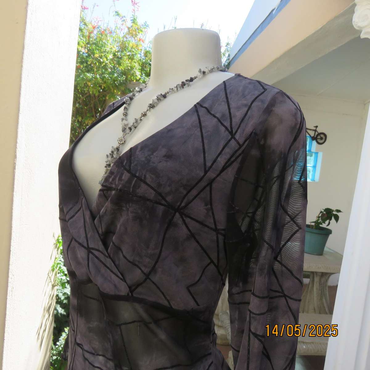 OASIS glamour sheer polyester long sleeve top in greys. Black embossed lines. Size 38