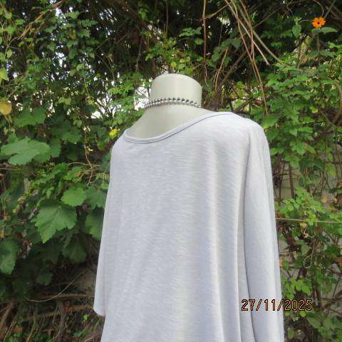 Light blue-grey slip over stretch polyester-rayon top with short cut-on sleeves. Size 42
