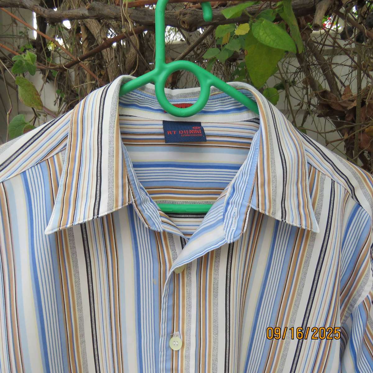 RT Denim modern short sleeve men's striped blue-tan-white-black shirt size M.